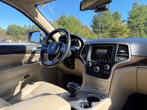 Used 2015 Jeep Grand Cherokee Limited image 16