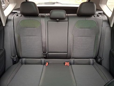 Certified 2025 Volkswagen Taos SE image 19