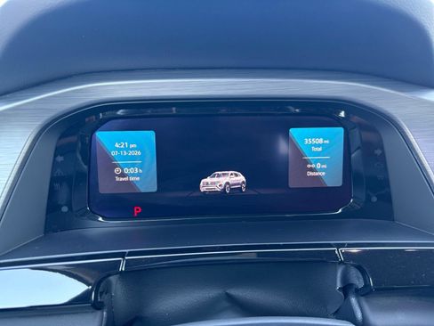 Used 2025 Volkswagen Atlas Cross Sport SE FWD image 39