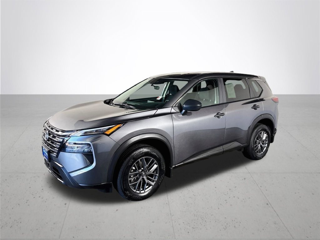 Used 2025 Nissan Rogue S AWD/4WD image 2