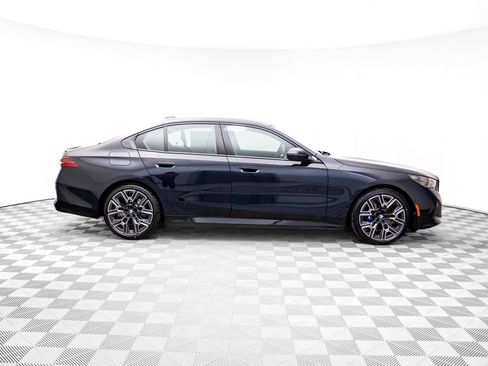 Certified 2026 BMW 530i xDrive w/ M Sport Package AWD/4WD image 7