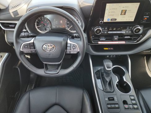 Certified 2026 Toyota Highlander XLE AWD/4WD image 28