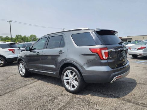 Used 2016 Ford Explorer XLT w/ Equipment Group 202A FWD image 11
