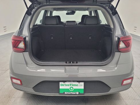 Used 2023 Hyundai Venue Limited FWD image 29