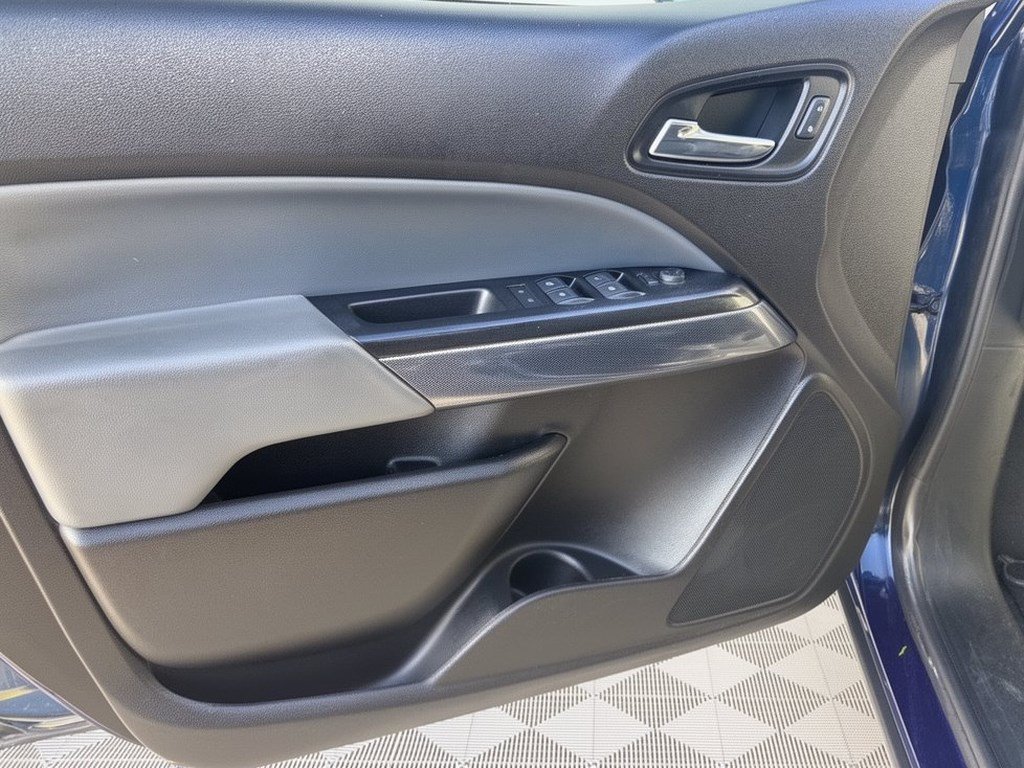 Used 2019 Chevrolet Colorado Z71 AWD/4WD image 14