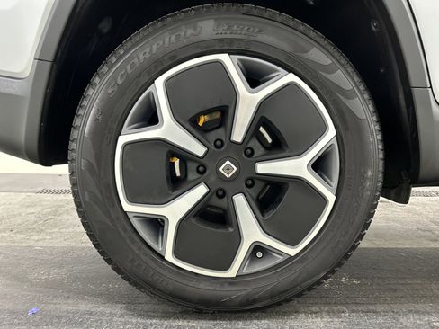 Used 2023 Rivian R1T Adventure image 12