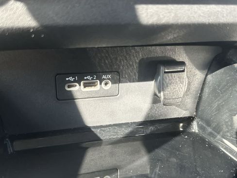 Used 2024 Nissan Altima 2.5 SV FWD image 17