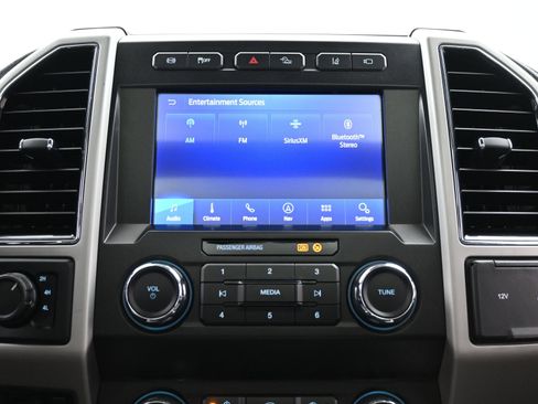 Used 2021 Ford F250 Lariat w/ Tremor Off-Road Package AWD/4WD image 34