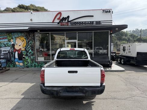 Used 2014 Toyota Tacoma 2WD Regular Cab image 3