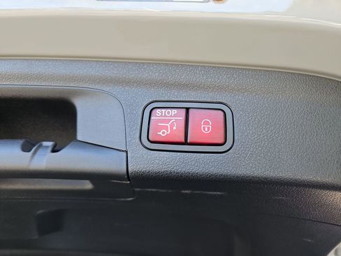 Used 2024 BMW 760i xDrive 760i xDrive image 38