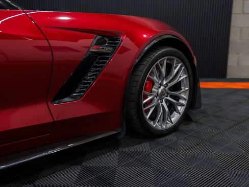 Used 2015 Chevrolet Corvette Z06 w/ 3LZ Preferred Equipment Group image 23