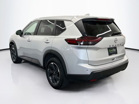 Used 2025 Nissan Rogue SV FWD image 5
