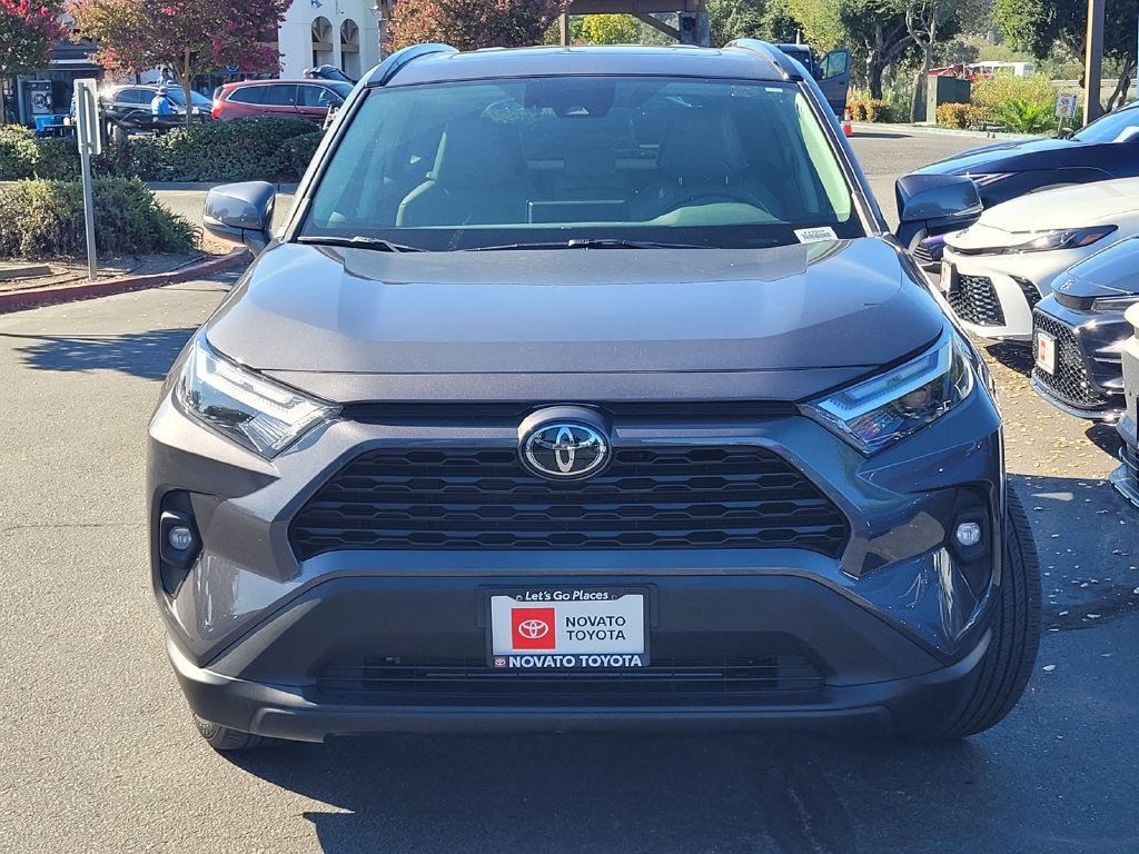 Used 2023 Toyota RAV4 XLE Premium AWD/4WD image 2