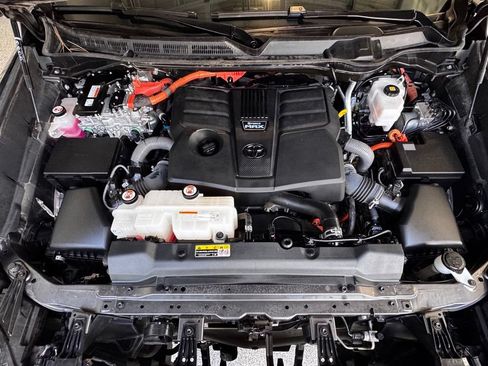 Certified 2023 Toyota Sequoia SR5 AWD/4WD image 15