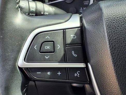 Used 2024 Toyota Highlander XSE image 17