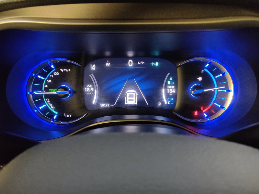 Used 2024 Chrysler Pacifica Limited FWD image 23