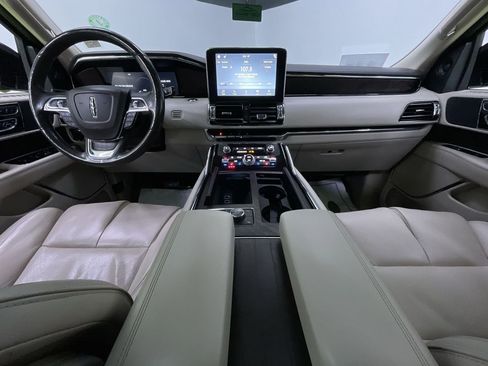 Used 2018 Lincoln Navigator Reserve w/ Technology Package image 18