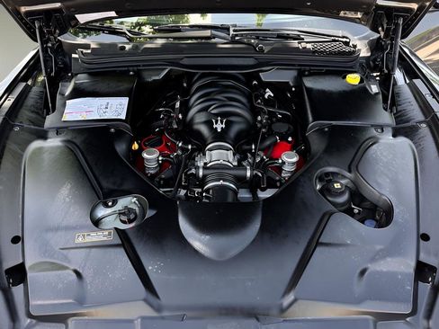 Used 2011 Maserati GranTurismo Convertible image 32