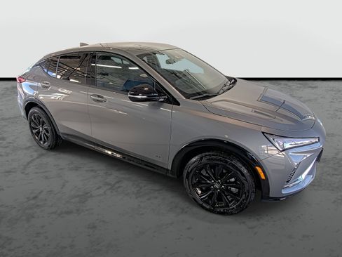 Used 2025 Buick Envista Sport Touring image 4