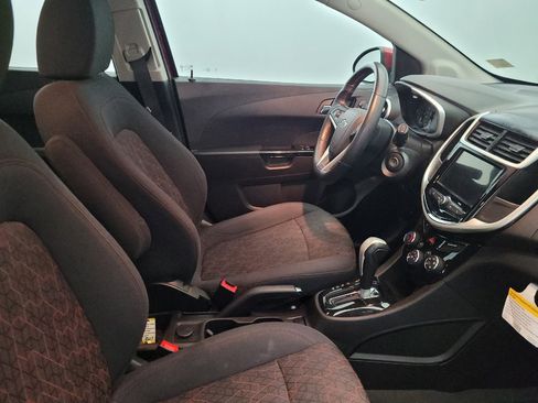Used 2018 Chevrolet Sonic LT FWD image 21