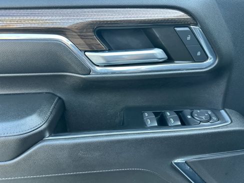 Used 2024 Chevrolet Silverado 3500 LT w/ Convenience Package image 10