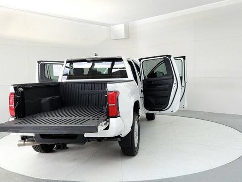 Used 2024 Toyota Tacoma SR5 AWD/4WD image 11
