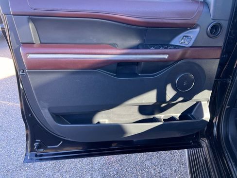 Used 2023 Ford Expedition Max Limited image 15