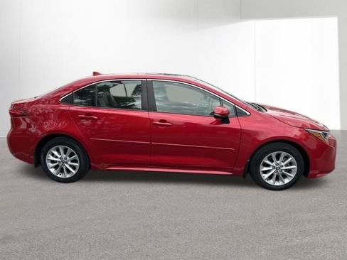 Certified 2021 Toyota Corolla XLE image 11