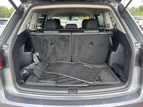 Certified 2025 Volkswagen Atlas SE FWD image 8
