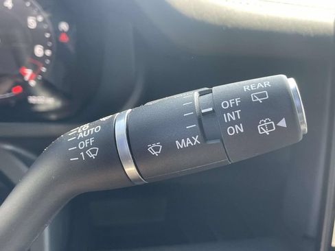 Certified 2024 Land Rover Defender 110 V8 AWD/4WD image 36