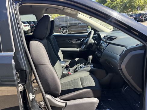 Used 2019 Nissan Rogue SV FWD image 9