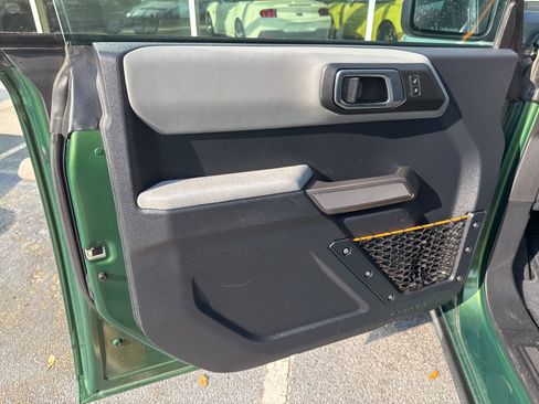 Used 2023 Ford Bronco Badlands image 15