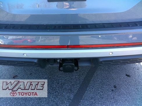 Used 2024 Volkswagen Atlas Peak Edition SEL AWD/4WD image 4