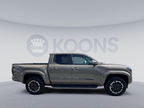 Used 2026 Toyota Tacoma TRD Sport w/ TRD Sport Premium Package AWD/4WD image 17