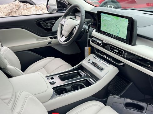 New 2026 Lincoln Aviator Reserve image 9