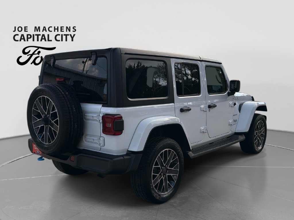 Used 2023 Jeep Wrangler Unlimited Sahara w/ Cold Weather Group AWD/4WD image 5