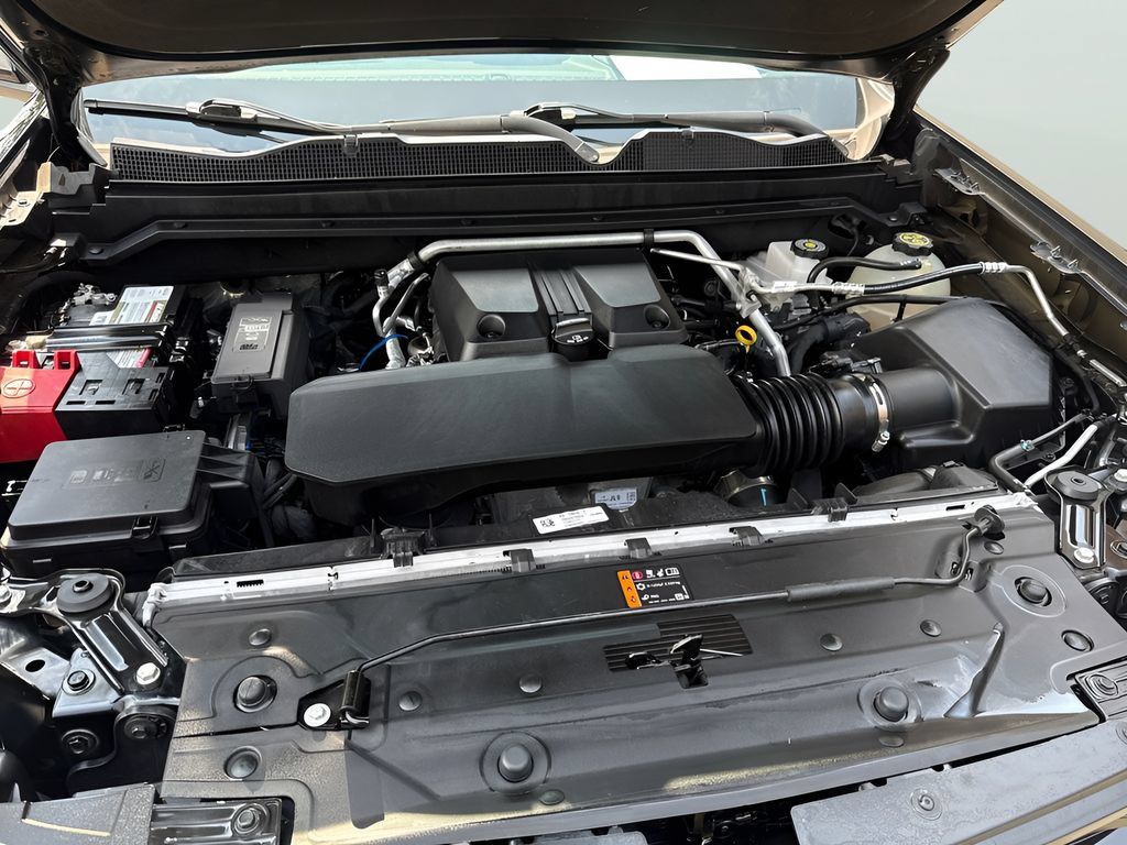 Used 2023 Chevrolet Colorado Z71 AWD/4WD image 16