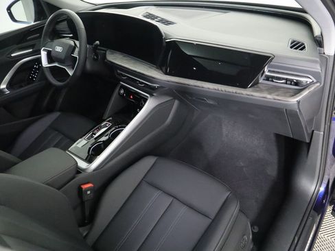 Used 2025 Audi Q5 Premium Plus w/ Premium Plus image 19