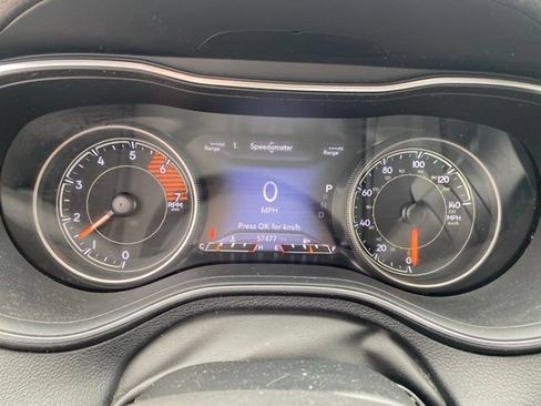 Used 2019 Jeep Cherokee Trailhawk w/ Cold Weather Group AWD/4WD image 12