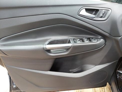 Used 2016 Ford Escape SE image 31