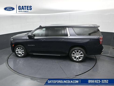 Used 2022 Chevrolet Suburban High Country AWD/4WD image 56