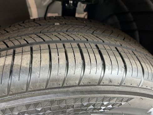 Used 2025 Nissan Murano SV w/ Cargo Package image 24