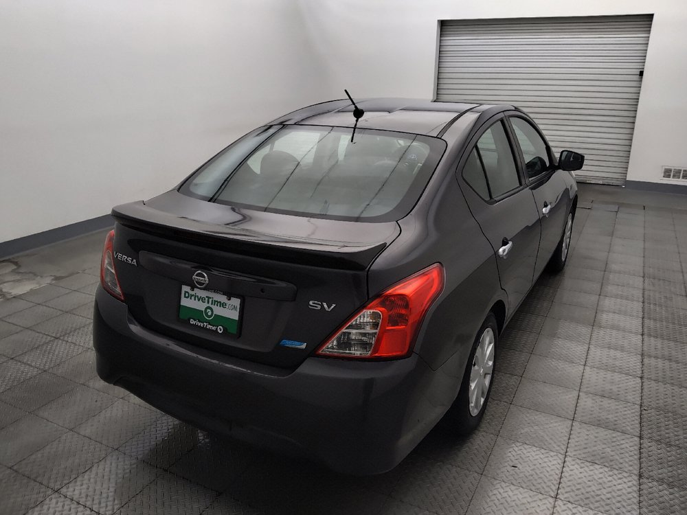 Used 2015 Nissan Versa SV FWD image 7