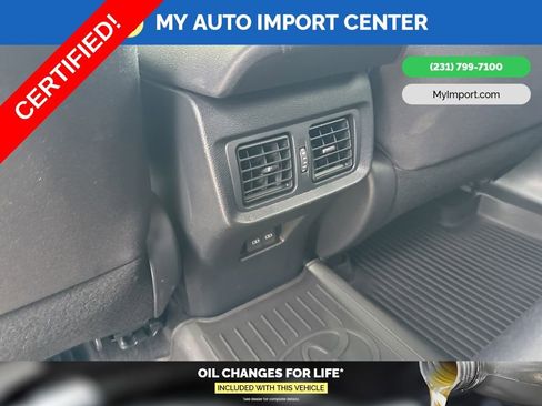 Used 2024 Toyota Venza LE image 25