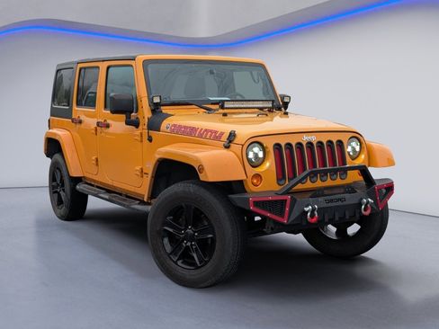 Used 2012 Jeep Wrangler Unlimited Sahara w/ Connectivity Group image 2