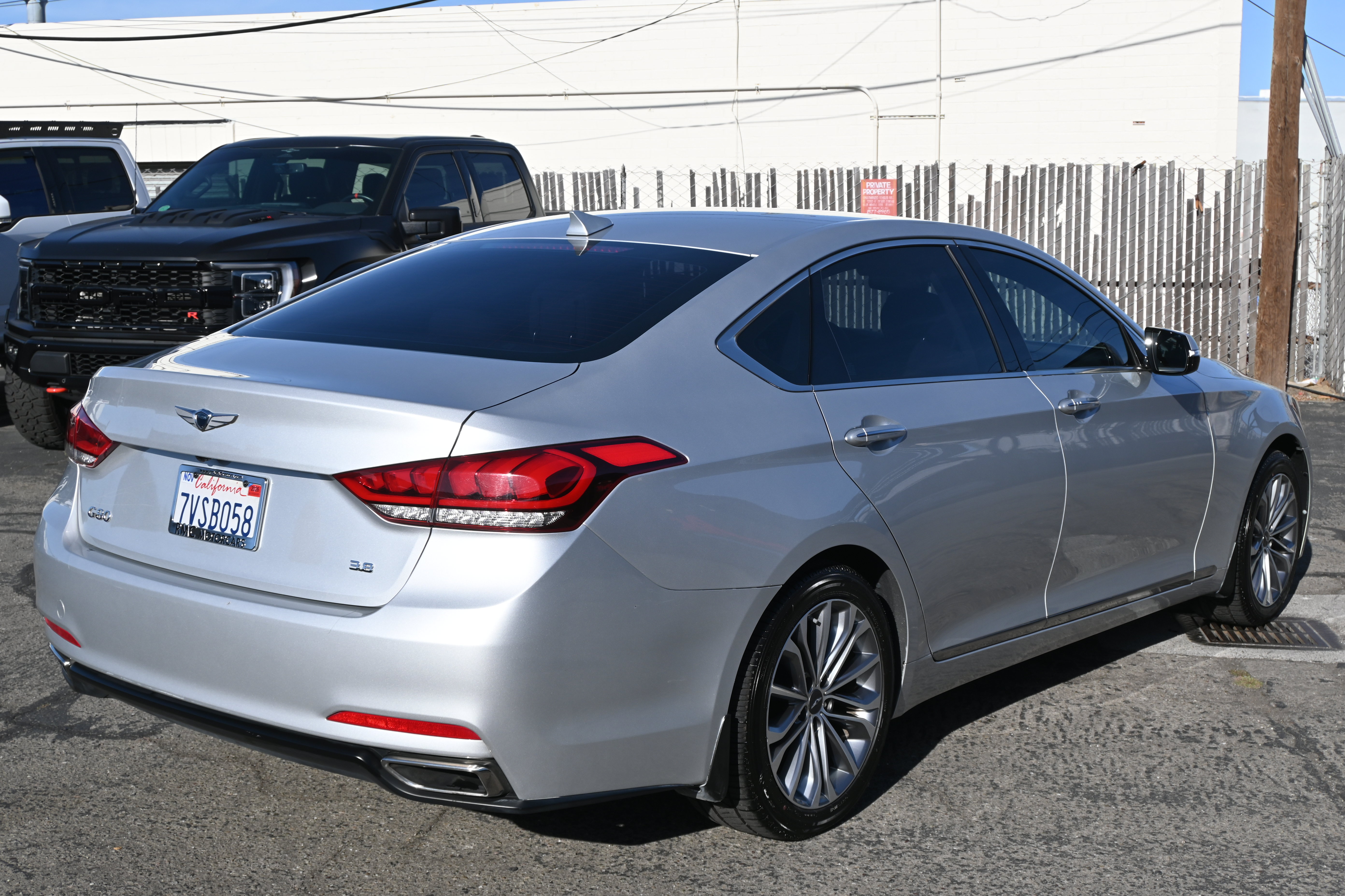 Used 2017 Genesis G80 3.8 RWD image 12