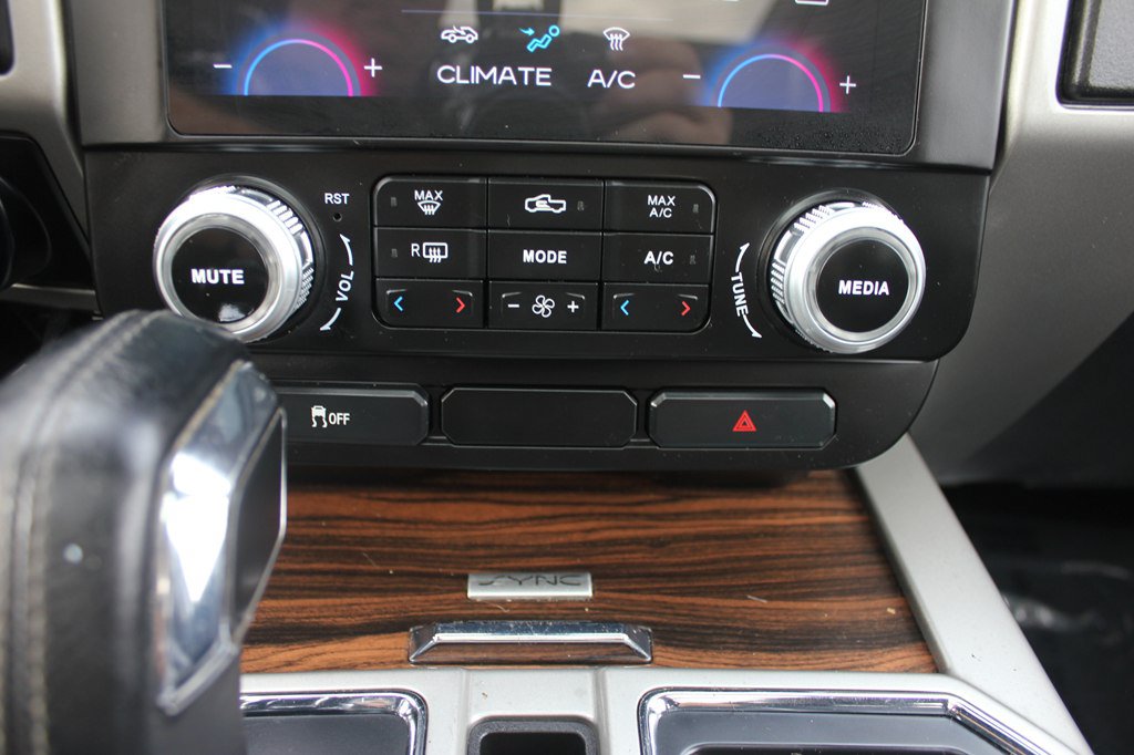 Used 2016 Ford F150 Lariat w/ Equipment Group 502A Luxury AWD/4WD image 17