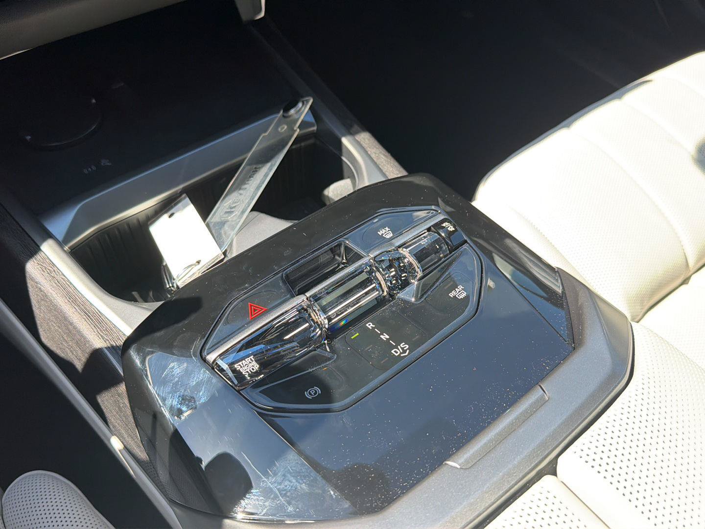 New 2027 BMW 740i RWD image 31