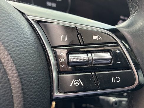 Used 2024 Kia Seltos EX image 8