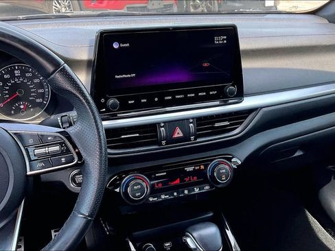 Used 2022 Kia Forte GT-Line w/ GT-Line Technology Package FWD image 9